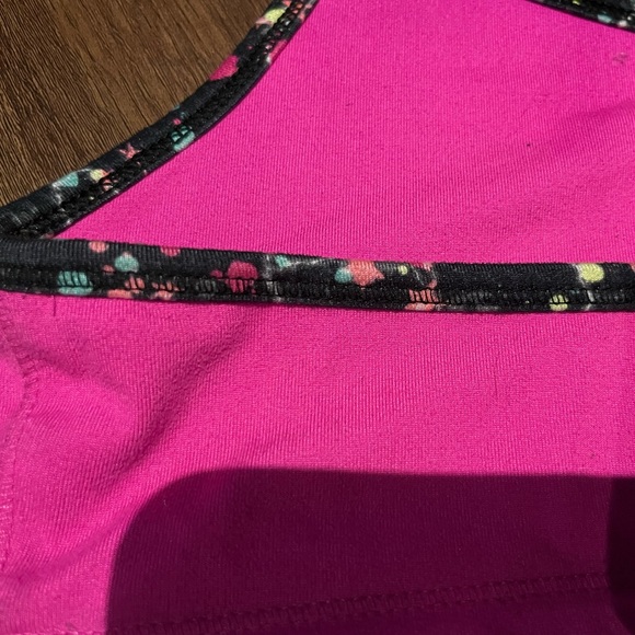 Un Padded Pink Sports Bra - Picture 3 of 4